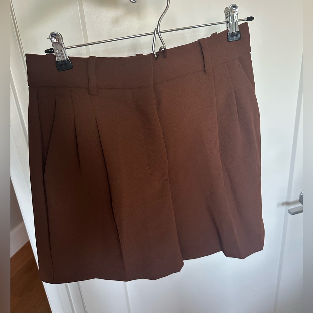 Aritzia Wilfred Rusty Brown Mid-Thigh The Effortless Linen 5" Shorts
